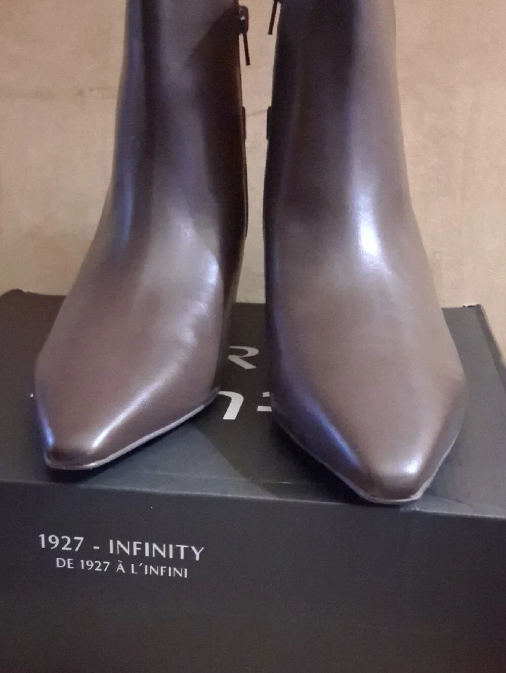 Naturalizer Brown Pointed Toe Ankle Booties